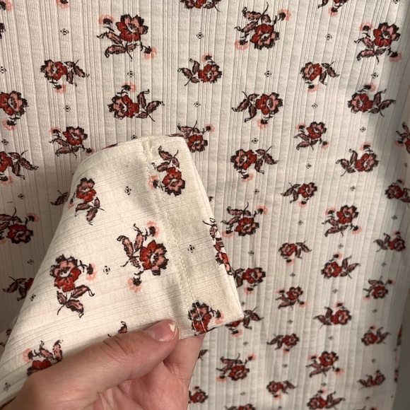 Old Navy White Floral Long Sleeve Top - Picture 4 of 5